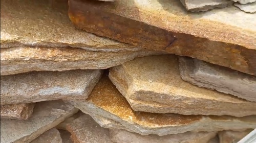 Плитняк златолит жёлтый золотистый для отмостки купить в Старой Купавне