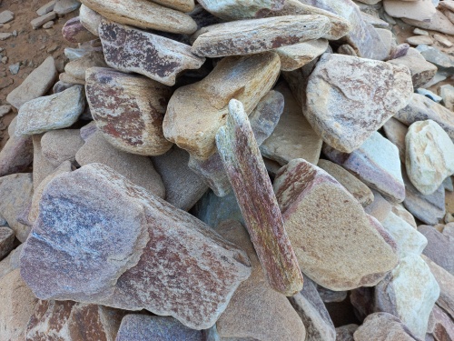 Златолит жёлтый, жёлто-зелёный глыбки и валуны для ланшафтного дизайна купить в Старой Купавне