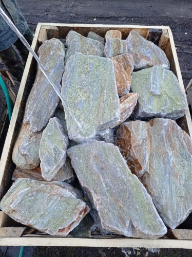 Златолит жёлтый, жёлто-зелёный глыбки и валуны для ланшафтного дизайна купить в Старой Купавне