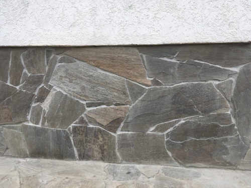 Плитняк златолит Уральский для цоколя, отмостки купить в Старой Купавне