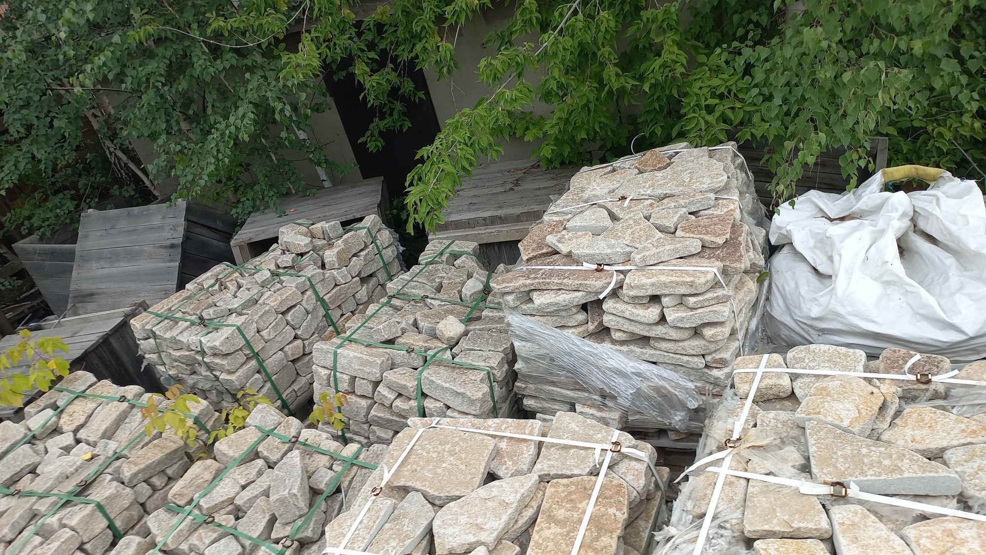 Плитняк гранитный галтованный купить в Старой Купавне