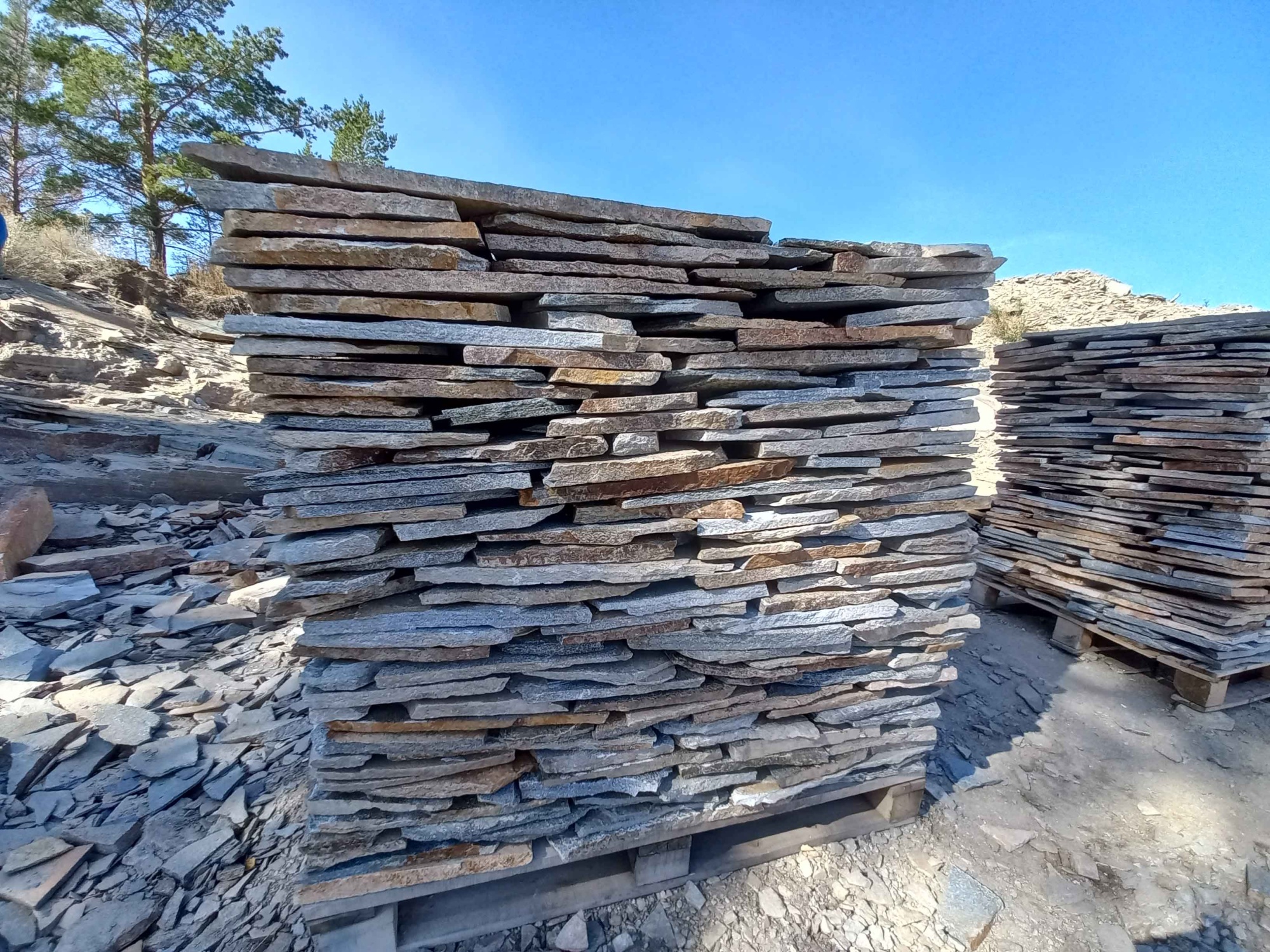 Плитняк златолит серебристый для фасада купить в Старой Купавне