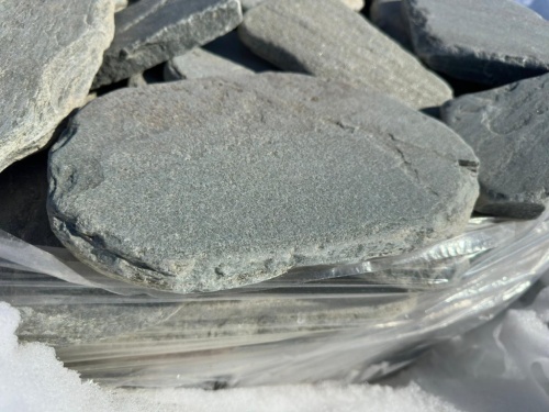 Плитняк златолит зелёный галтованный для мощения на бетон купить в Старой Купавне